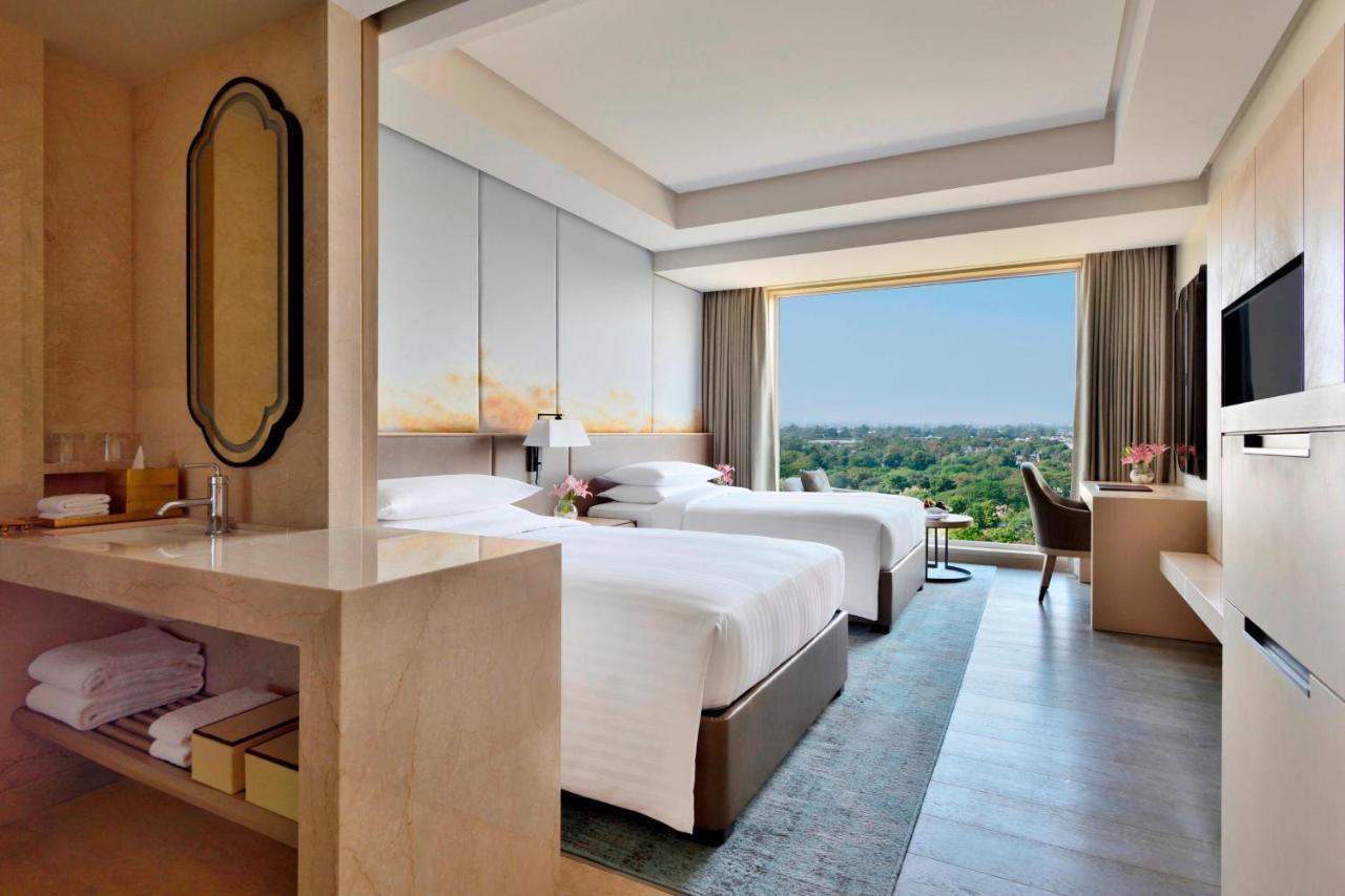 Indore Marriott Hotel Exterior photo